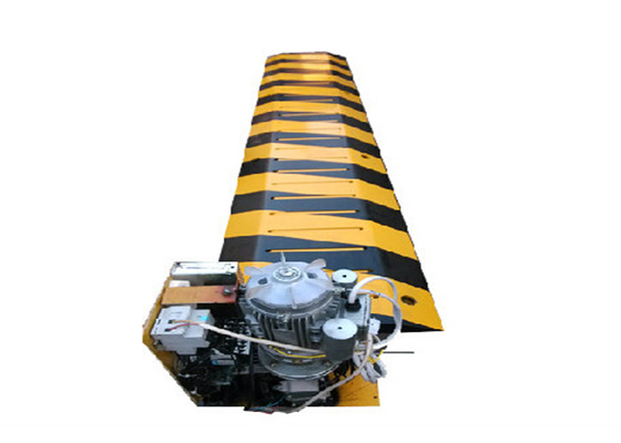 Cezaevi İçin Siyah / Sarı 3 Metre Açılabilir Güvenlik Otomatik Lastik Sıyırıcısı