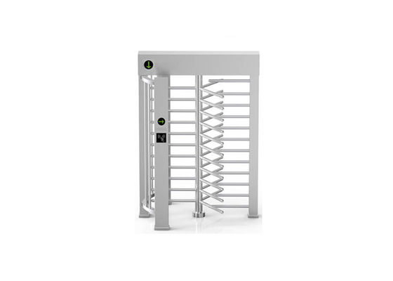 Dakikada 30 kişi geçiş oranı ve 600 mm genişliğinde kanal ile paslanmaz çelik tam yüksekliğe dönüştürücü